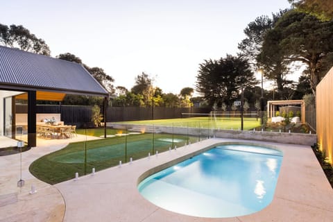 MAUDE Luxe Resort Style Amenities House in Melbourne