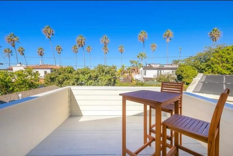 Beach Happy House in La Jolla