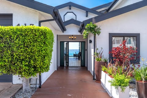 Ocean Front Escape House in La Jolla