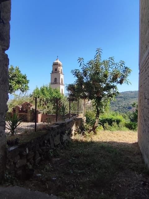 Nearby landmark, Spring, Day, Neighbourhood, Natural landscape