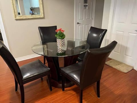 Cozy 2BR Basement Near Two Lakes Appartement in Richmond Hill