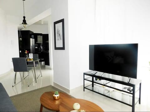 Communal lounge/ TV room, TV and multimedia, Living room, Seating area, Dining area, Evening entertainment