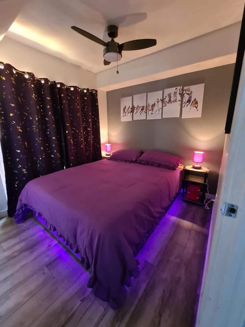 Kobe Bryant-themed 3 bedroom with Hot Tub 10 minutes from Rodeo Drive House in Beverly Hills