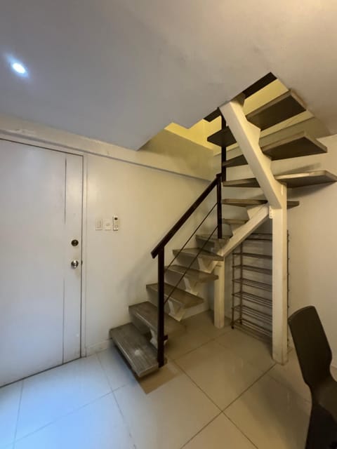 Cozi Modern Loft Suite BGC Apartment hotel in Makati