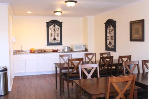 Dining area, Breakfast