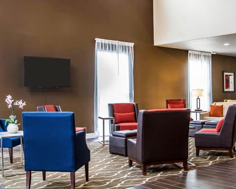 Comfort Suites Woodland - Sacramento Airport Hotel in Woodland