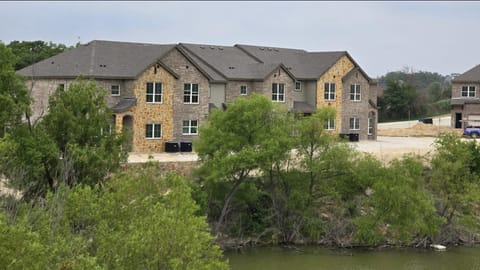 Landing at stone lake townhomes - 3 Bedrooms in Weatherford Appartamento in Weatherford