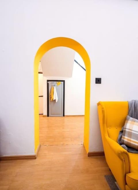 House of Colour, a 3 bedroom Bold Retreat in Town Centre! House in Gibraltar