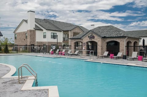 Landing at redbud ranch - 2 Bedrooms in Broken Arrow Apartment in Broken Arrow