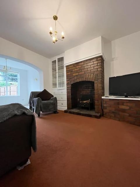 West Street House-Furnished Let House in Borough of Barnsley