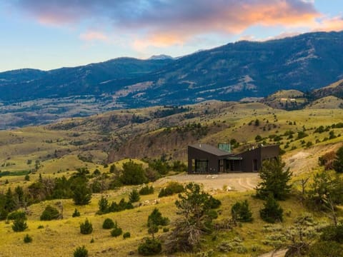 Eagles Wings Mountain House as seen in Condé Nast House in Emigrant