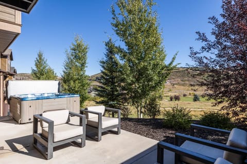 Ski, Bike, Relax, Spacious 4BR Home with Hot Tub and Pool Access Just Minutes from Action! Resort in Wasatch County