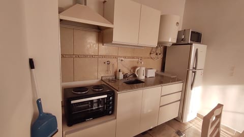 Coffee/tea facilities, Kitchen or kitchenette, oven, toaster