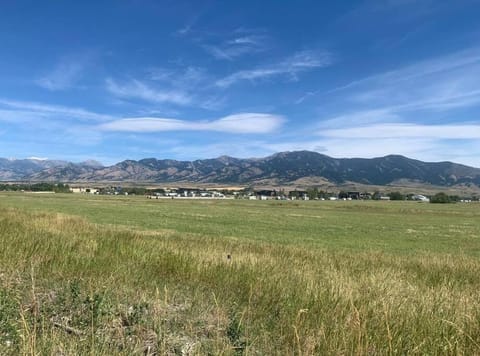 Cinnabar Suite - Mountain Views Apartment in Bozeman