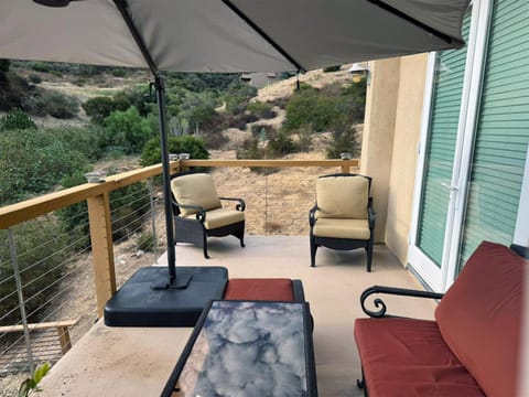 Patio, Day, Natural landscape, View (from property/room), Balcony/Terrace, Seating area, Mountain view