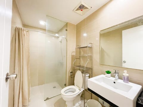 Staycation In Venice Bgc Mckinley Hill #vlrtd20e House in Makati