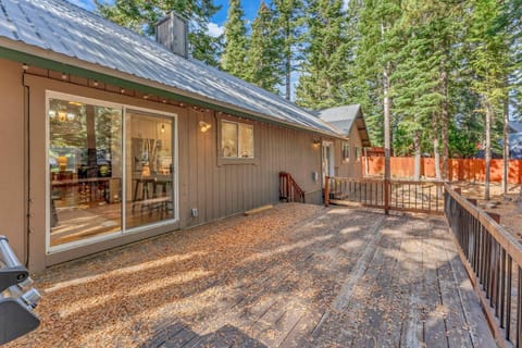 Single Level Carnelian Bay Gem Near Skiing & Beach House in Lake Tahoe