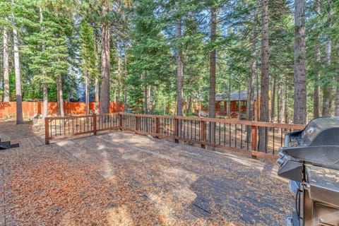 Single Level Carnelian Bay Gem Near Skiing & Beach House in Lake Tahoe