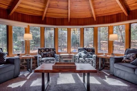 Stunning Unique Mountain Home in Lake Harmony Casa in Hickory Run State Park