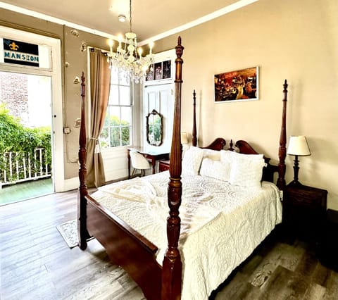 Fleur De Lis Mansion Bed and Breakfast in Warehouse District