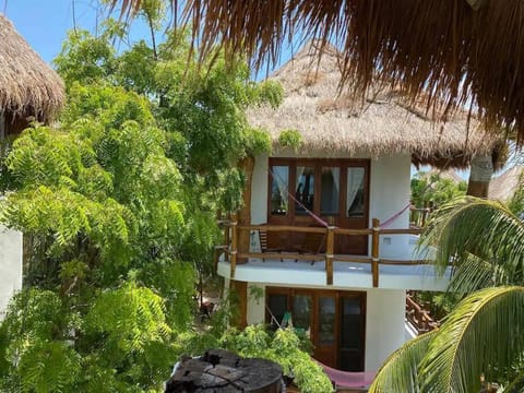 Luxhomes Hermosa villa a pie de playa con alberca Villa in Holbox