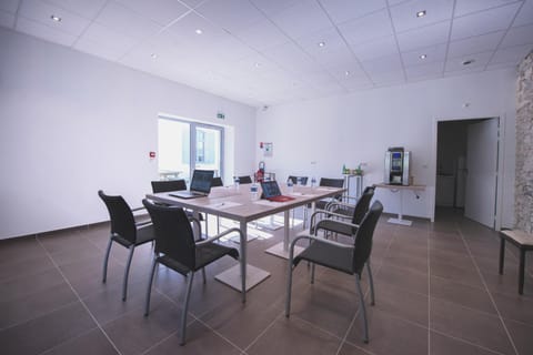 Meeting/conference room