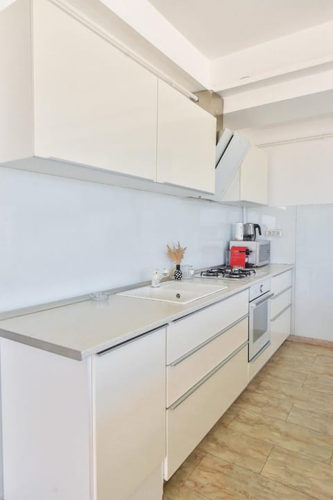 Kitchen or kitchenette, pet friendly, stove