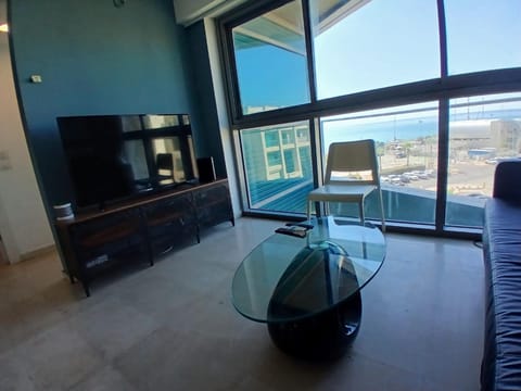 Okeanos bamarina אוקיינוס במרינה Apartment hotel in Herzliya