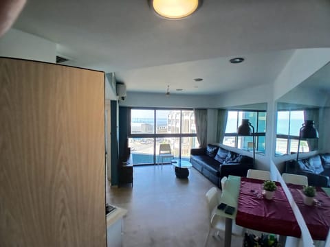 Okeanos bamarina אוקיינוס במרינה Apartment hotel in Herzliya