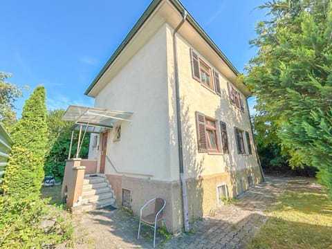 Property building, Spring, Day, Garden, Garden view