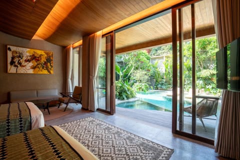 Bed, Balcony/Terrace, Photo of the whole room, Seating area, Pool view