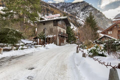 Maison Esterina vista Monte Bianco Apartment in Entrèves