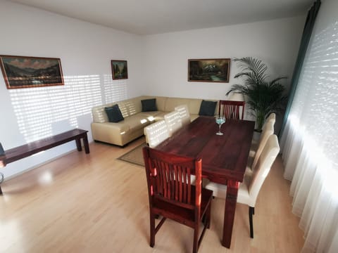 Communal lounge/ TV room, Dining area