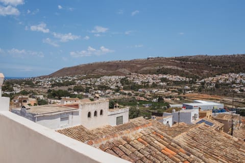 Neighbourhood, Natural landscape, Mountain view, Sea view