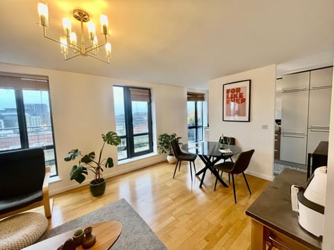 Entire Home in Exclusive Dublin Neighborhood - Comfortably Sleeps Up to 6 Guest Apartment in Dublin