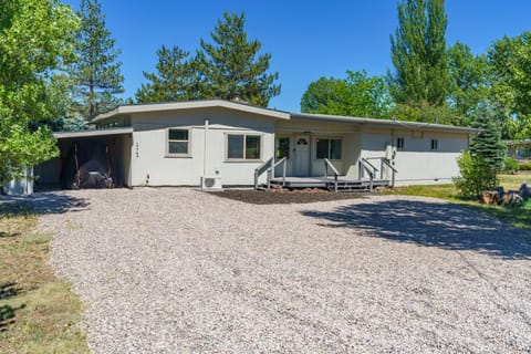 Fairway Cabin home House in Munds Park