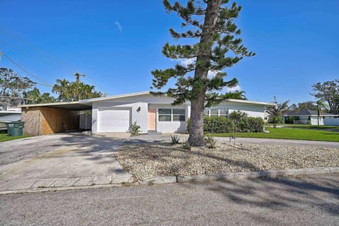 Peaceful Palms House in Bradenton