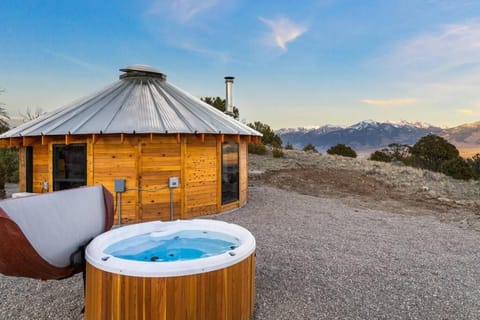 The Mountain Yurt House in Emigrant