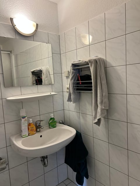 Shower, Bathroom, towels