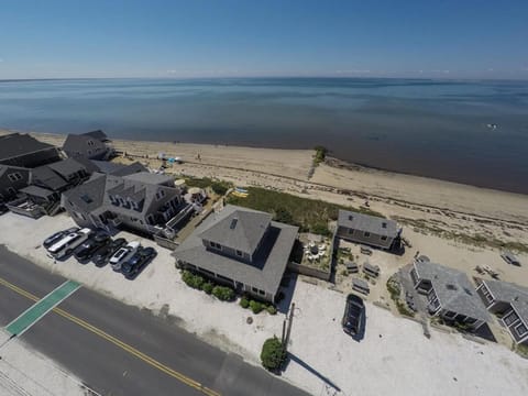 Truro Beachfront House For a Group Casa in North Truro