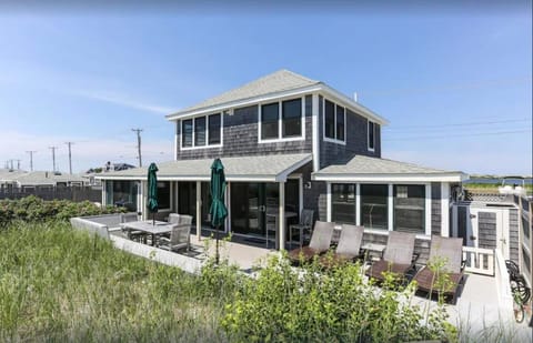 Truro Beachfront House For a Group Casa in North Truro