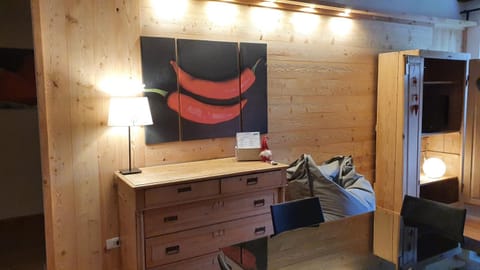 TV and multimedia, hair dresser