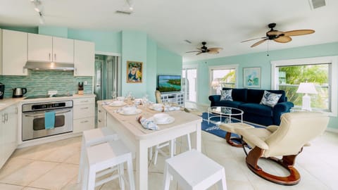 Tidewater Views by Last Key Realty Maison in Cudjoe Key