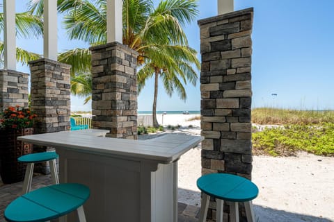 Island Haven: Two Units, Pool, Beach Proximity House in Estero Island