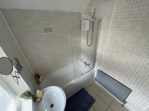 Shower, Toilet, Bathroom, Bath