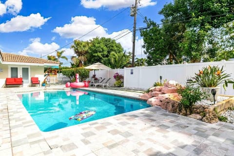 Spacious 4BR 2 5BA Family Retreat Pool Near Beach House in Pompano Beach