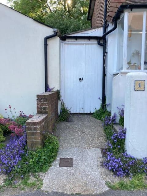 Riverside country cottage House in Lewes District