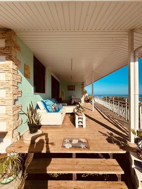 Natural landscape, View (from property/room), Balcony/Terrace, Dining area, Sea view