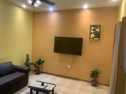 Communal lounge/ TV room, TV and multimedia, Living room, Seating area, Evening entertainment