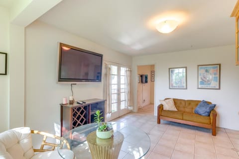 Less Than 1 Mi to UCLA Pet-Friendly Couples Retreat! Appartement in Westwood